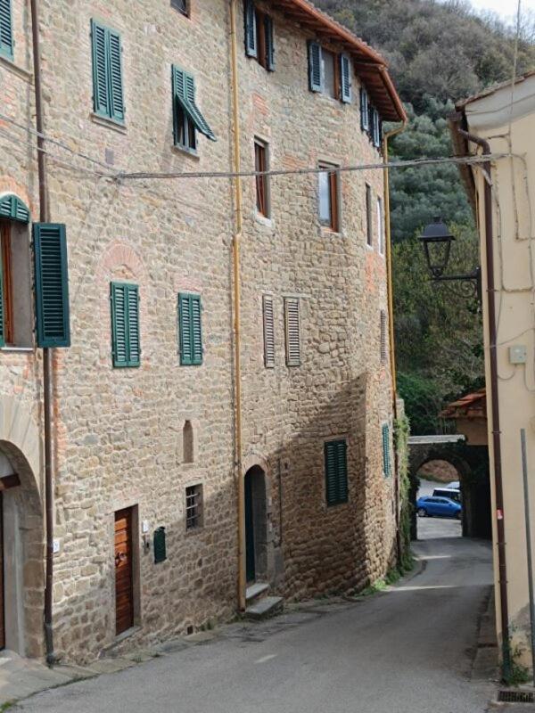 Castle Apartment Aga Uzzano Eksteriør bilde